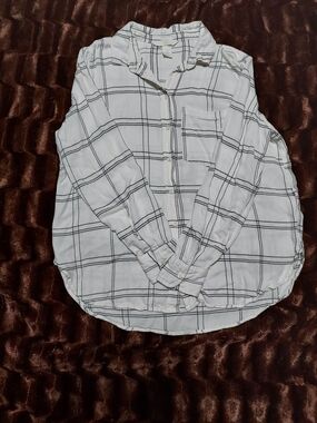 H&M White Button-Down Shirt with Black Windowpane Check